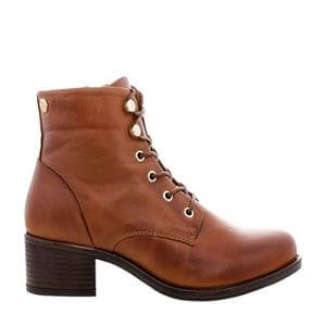 Carl Scarpa Ocean Tan Leather Lace Up Ankle Boots